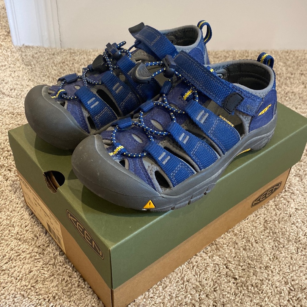 EUC Keen Newport H2 shoes